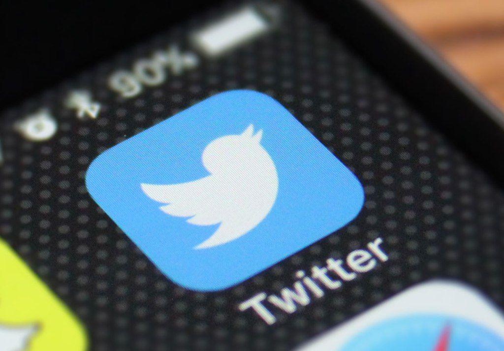 Tweet App Logo - Twitter launches Bookmarks, a private way to save tweets